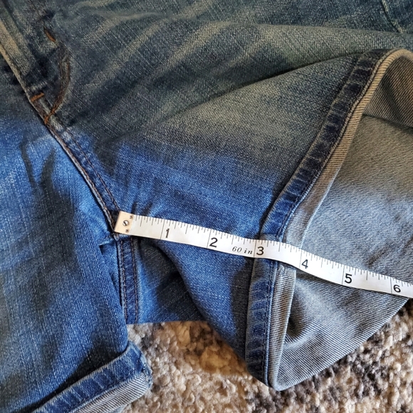 Denizen from Levi's Double Button Front Jean Shorts - Picture 7 of 7